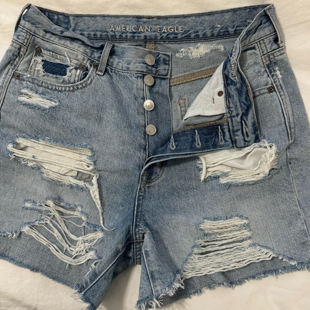 AE 90s Boyfriend Short